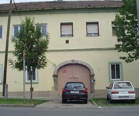Azur * Eger